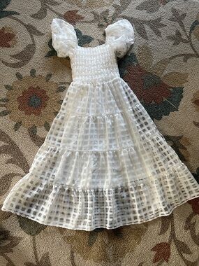 Women’s White Puff-Sleeve Tiered' Dress